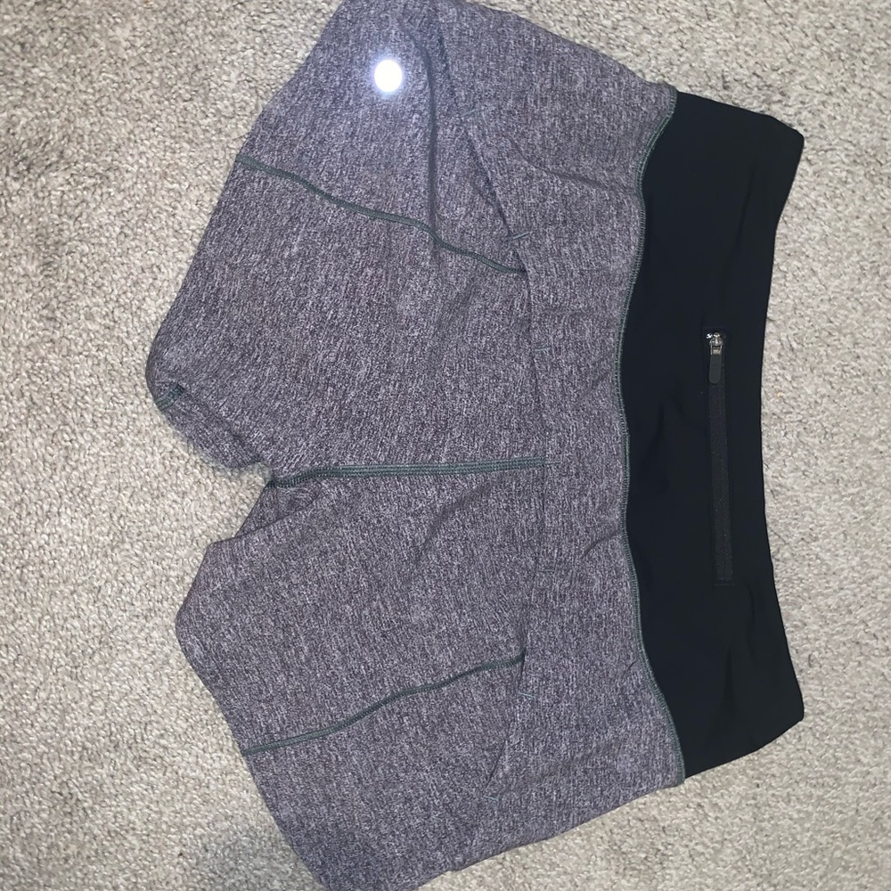 🤍LULULEMON SIZE 4 GREY SPEED UP SHORTS🤍 - Picture 4 of 4